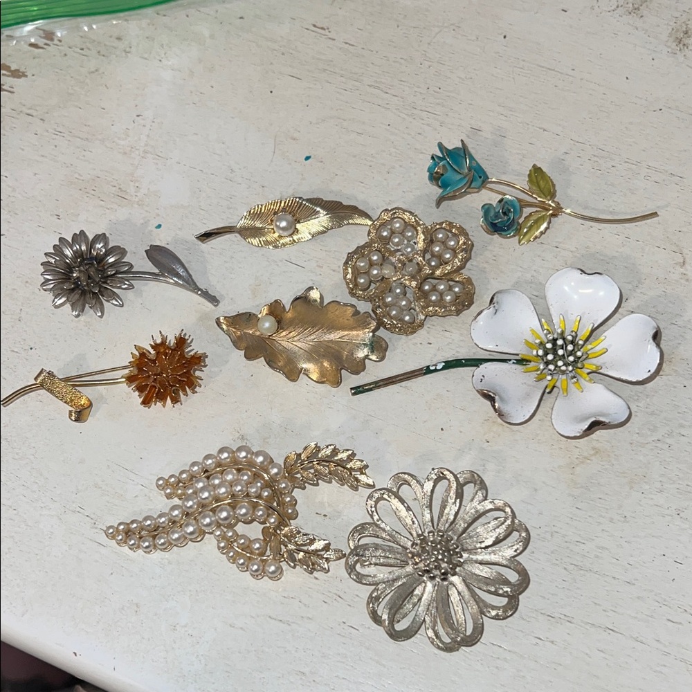Lisner Coro BSK Vintage flower floral & pearl enamel brooches